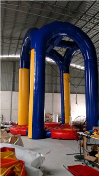  Movable bungee jumping inflatable	