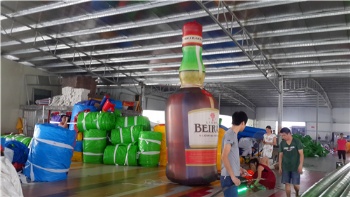  Outside Beer Festival event promotion inflatable bottle	