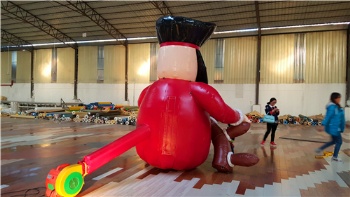  inflatable pirate capitain figure	