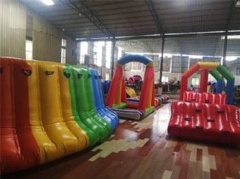  Multi-functional boom camp kids mini inflatable water obstacle courses	